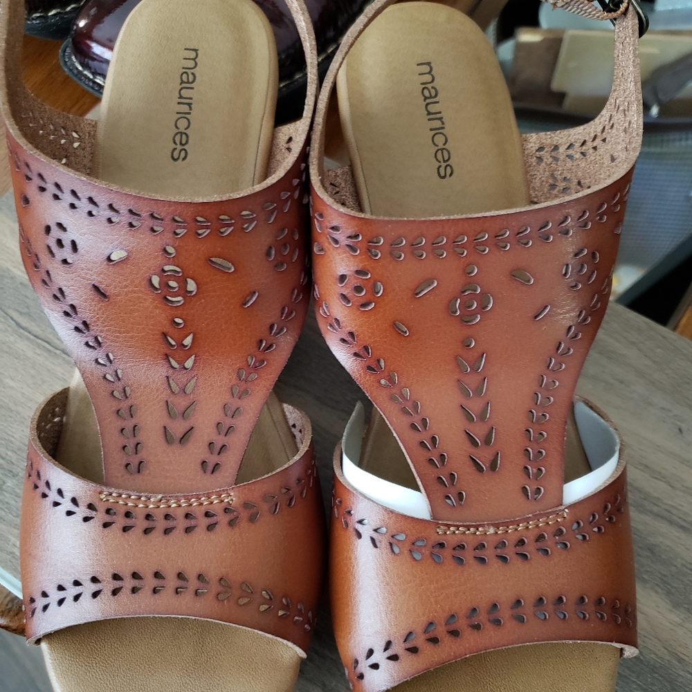 Ladies Maurices new brown leather wedge sandal in box